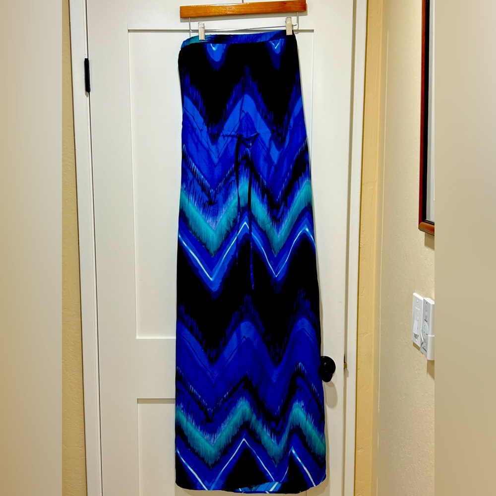 Felicity & Coco maxi dress, cinch waist. Size Large- stunning!